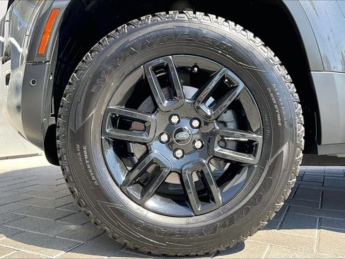 Certified 2023 Land Rover Defender 110 S AWD/4WD image 8