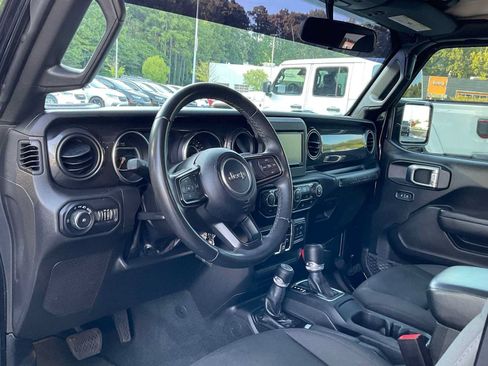 Used 2022 Jeep Wrangler Unlimited Sport AWD/4WD image 16