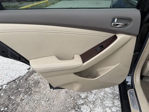 Used 2010 Nissan Altima 2.5 SL w/ SL Pkg FWD image 15