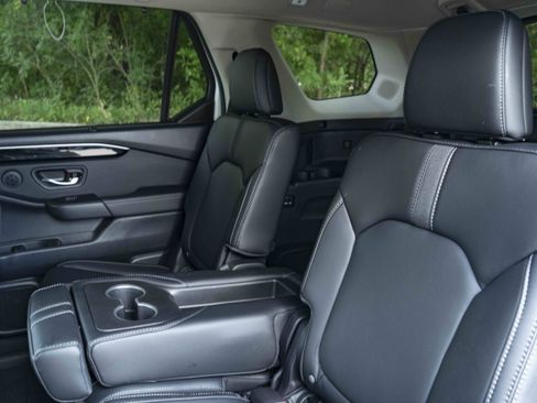 Used 2025 Honda Pilot Touring image 18