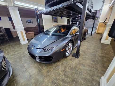 Used 2018 Lamborghini Huracan LP 580-2 image 7