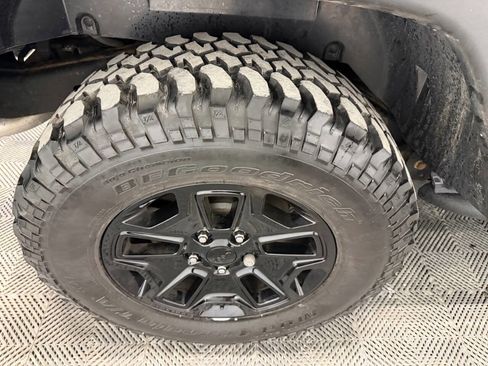 Used 2017 Jeep Wrangler Sport image 17