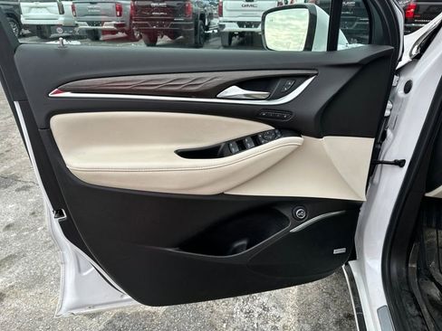 Used 2023 Buick Enclave Avenir w/ Avenir Technology Package image 10