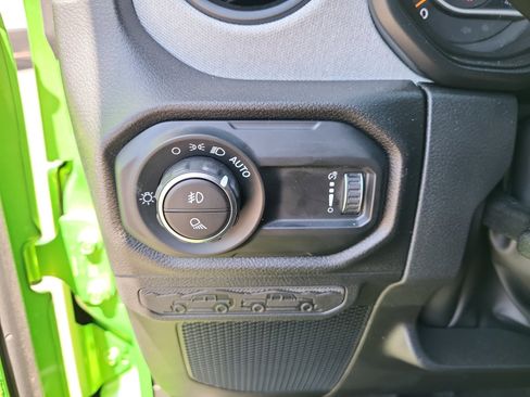 New 2025 Jeep Gladiator Willys image 29