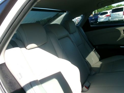 Used 2013 Toyota Avalon Limited w/ Technology Pkg FWD image 25