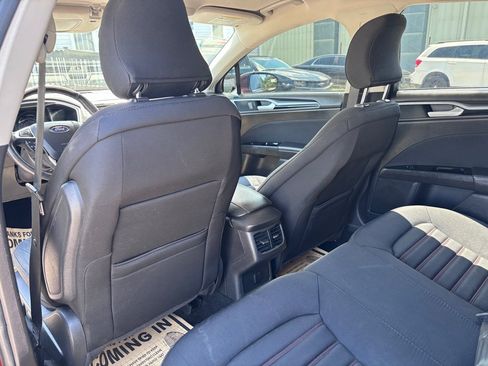 Used 2016 Ford Fusion SE FWD image 18