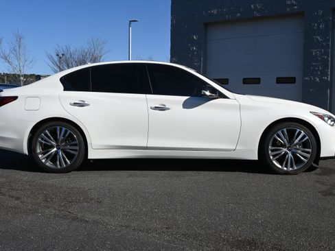 Used 2023 INFINITI Q50 Sensory image 10