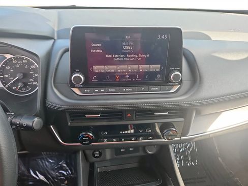 Used 2024 Nissan Rogue SV FWD image 25