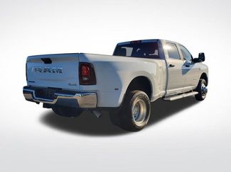 Used 2025 RAM 3500 Big Horn video 2