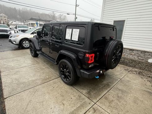 Used 2023 Jeep Wrangler Unlimited Sahara w/ Cold Weather Group image 24