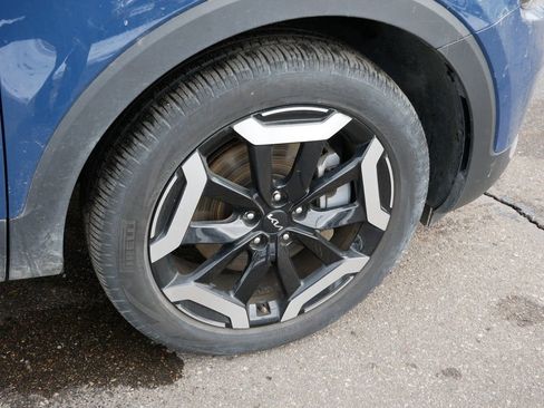 Used 2025 Kia Telluride S image 9