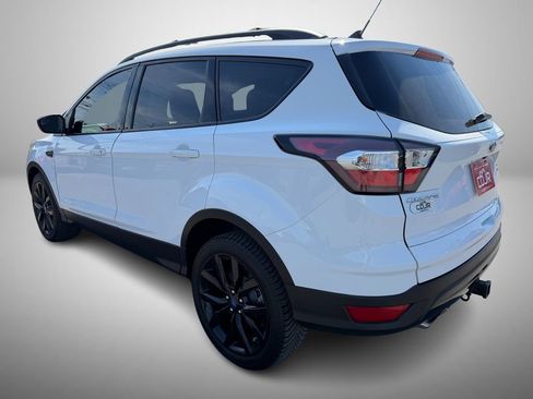 Used 2018 Ford Escape SE w/ SE Sport Appearance Package image 4