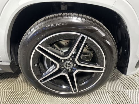 New 2026 Mercedes-Benz GLS 450 4MATIC image 27