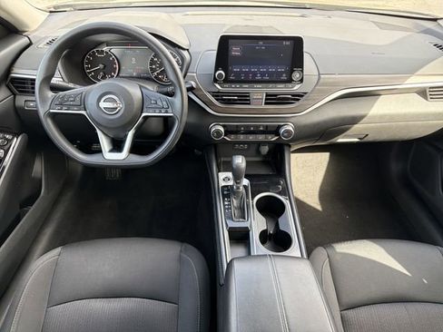 Certified 2023 Nissan Altima 2.5 SV FWD image 4