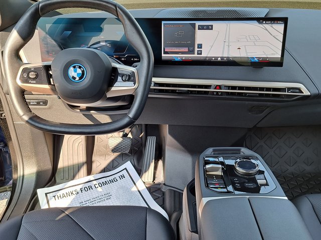 Used 2025 BMW iX xDrive50 w/ Premium Package AWD/4WD image 27