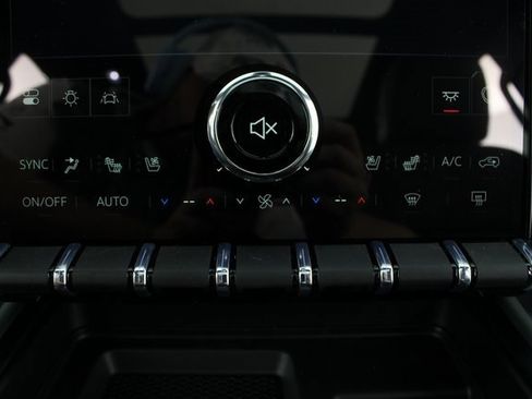 New 2026 GMC Acadia AT4 w/ Luxury Package image 8