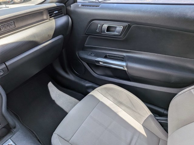 Used 2020 Ford Mustang Convertible RWD image 15