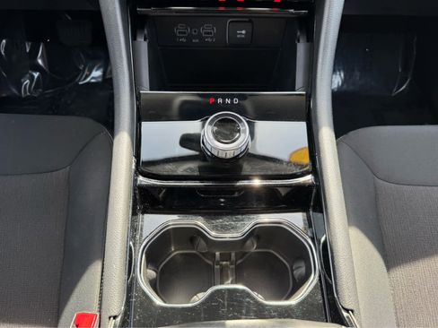 Used 2023 Jeep Grand Cherokee Laredo image 22