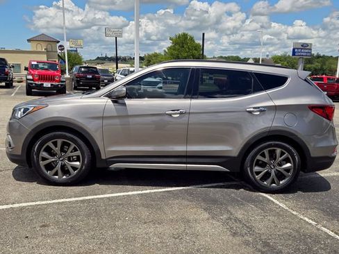 Used 2017 Hyundai Santa Fe Sport w/ Cargo Package FWD image 4