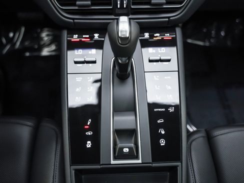 New 2026 Porsche Macan S image 20