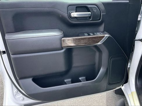Used 2019 GMC Sierra 1500 Elevation w/ X31 Off-Road Package AWD/4WD image 9