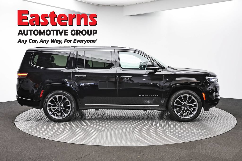 Used 2024 Jeep Wagoneer Series III w/ Premium Group I AWD/4WD image 5