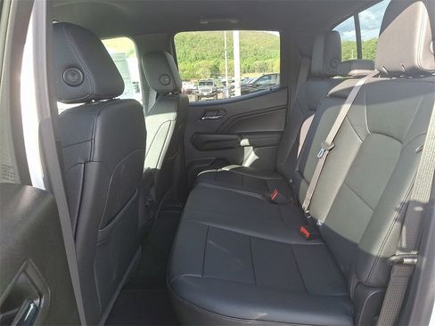 New 2025 Chevrolet Colorado LT w/ LT Convenience Package image 5