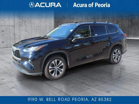 Used 2020 Toyota Highlander XLE FWD image 1