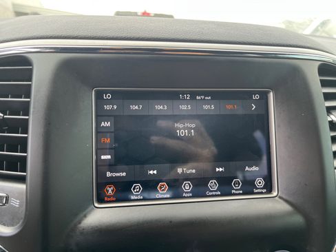 Used 2019 Jeep Grand Cherokee Laredo image 21