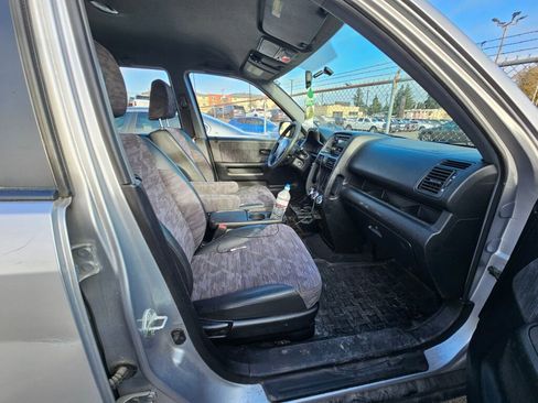 Used 2004 Honda CR-V LX image 12