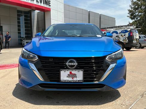 Used 2025 Nissan Sentra SV FWD image 3