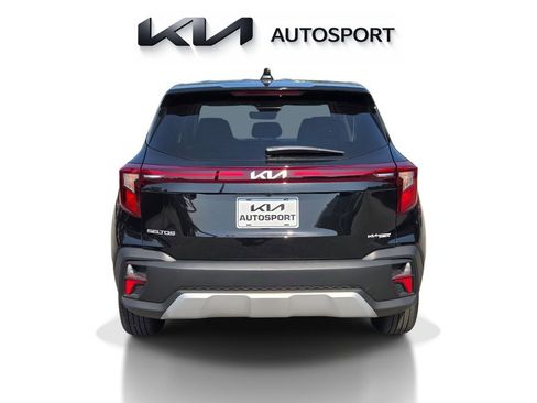 Certified 2026 Kia Seltos LX FWD image 8