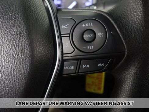 Used 2019 Toyota Camry LE image 3