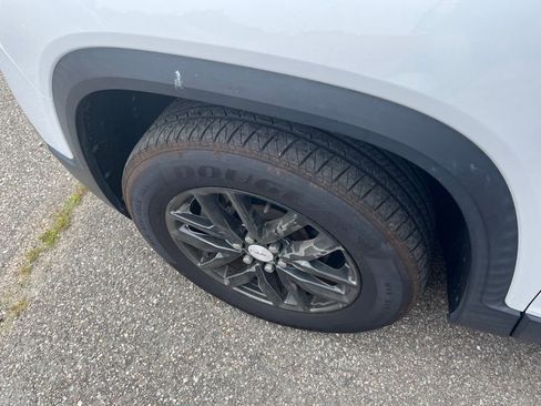 Used 2021 GMC Acadia Denali w/ Denali Technology Package FWD image 14