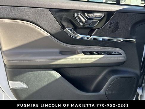 New 2026 Lincoln Corsair Premiere image 10