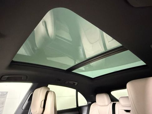 New 2025 Porsche Macan Electric image 31