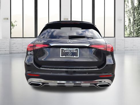 Certified 2025 Mercedes-Benz GLC 300 image 4