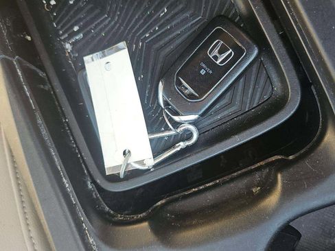 Used 2018 Honda CR-V Touring image 17