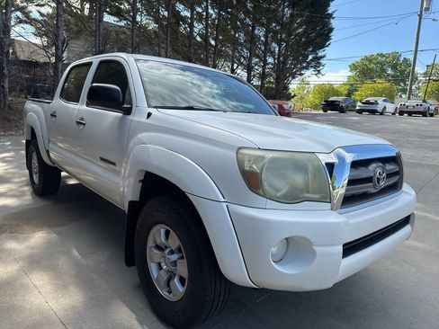 Used 2010 Toyota Tacoma PreRunner image 7