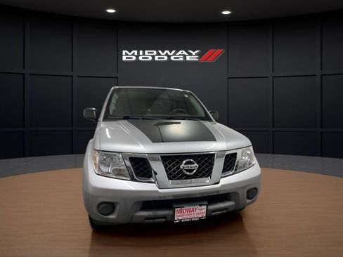 Used 2020 Nissan Frontier S image 5