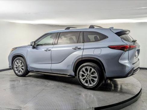 Used 2020 Toyota Highlander Limited image 4