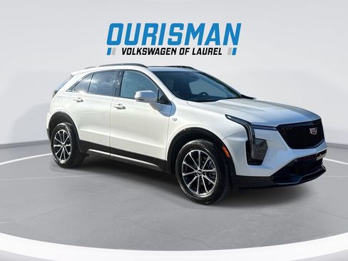 Used 2024 Cadillac XT4 Sport FWD image 2