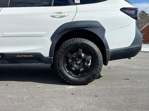 Used 2022 Subaru Outback Wilderness w/ Wilderness Package image 14