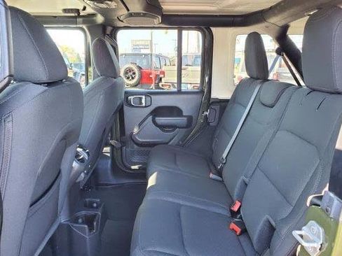 Used 2022 Jeep Wrangler Unlimited Sahara w/ Cold Weather Group image 14