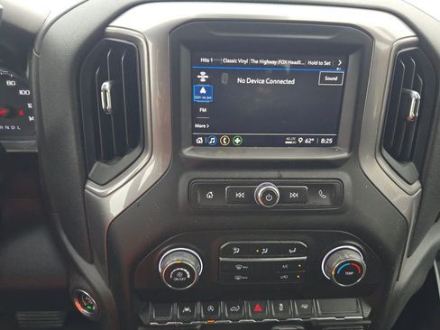 Used 2023 Chevrolet Silverado 1500 Custom image 11