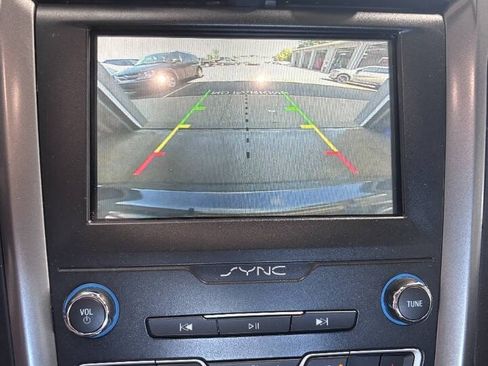 Used 2020 Ford Fusion SE FWD image 5