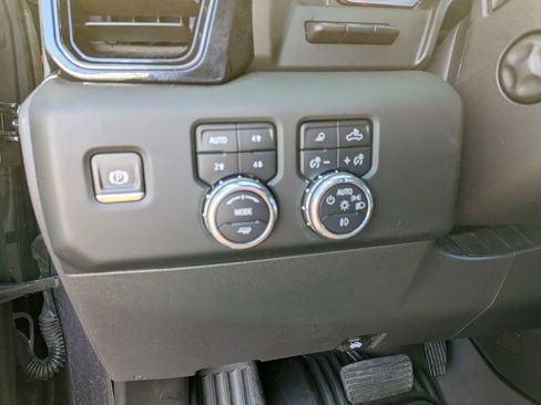 Used 2023 GMC Sierra 1500 AT4X image 19