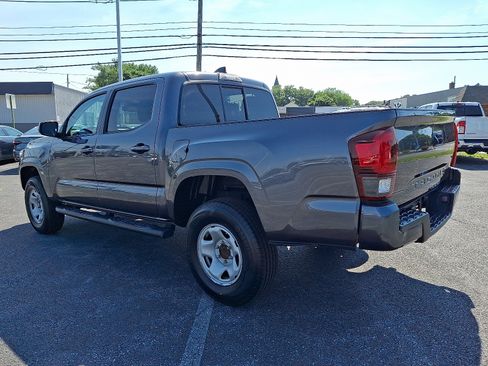 Used 2022 Toyota Tacoma SR image 4