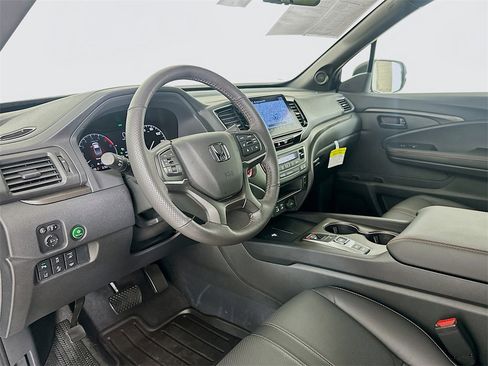 Certified 2025 Honda Ridgeline TrailSport image 13