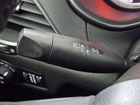 Used 2019 Jeep Cherokee Trailhawk image 26